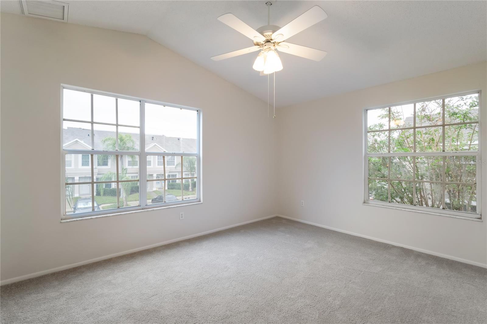 Image 11 of 15 For 523 Kensington Lake N