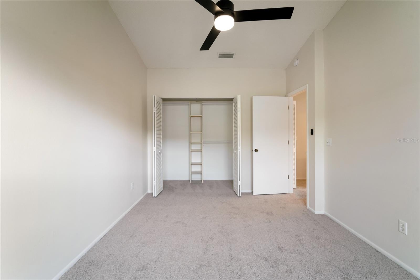 Image 14 of 15 For 523 Kensington Lake N