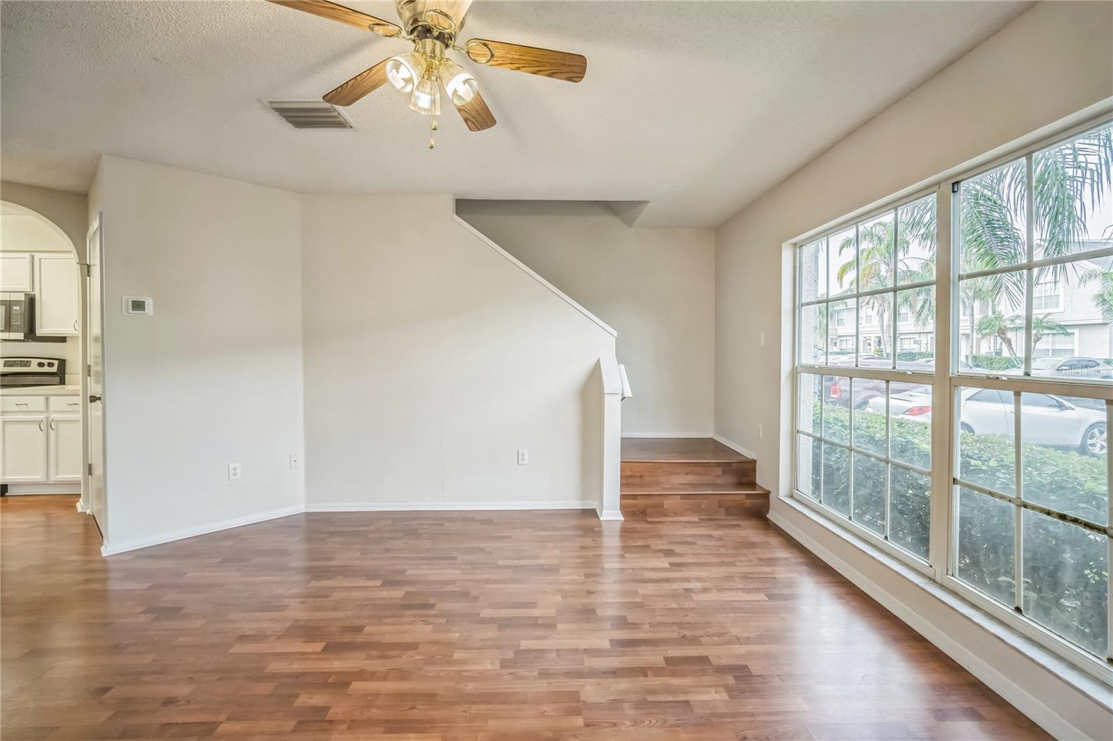 Image 3 of 15 For 523 Kensington Lake N