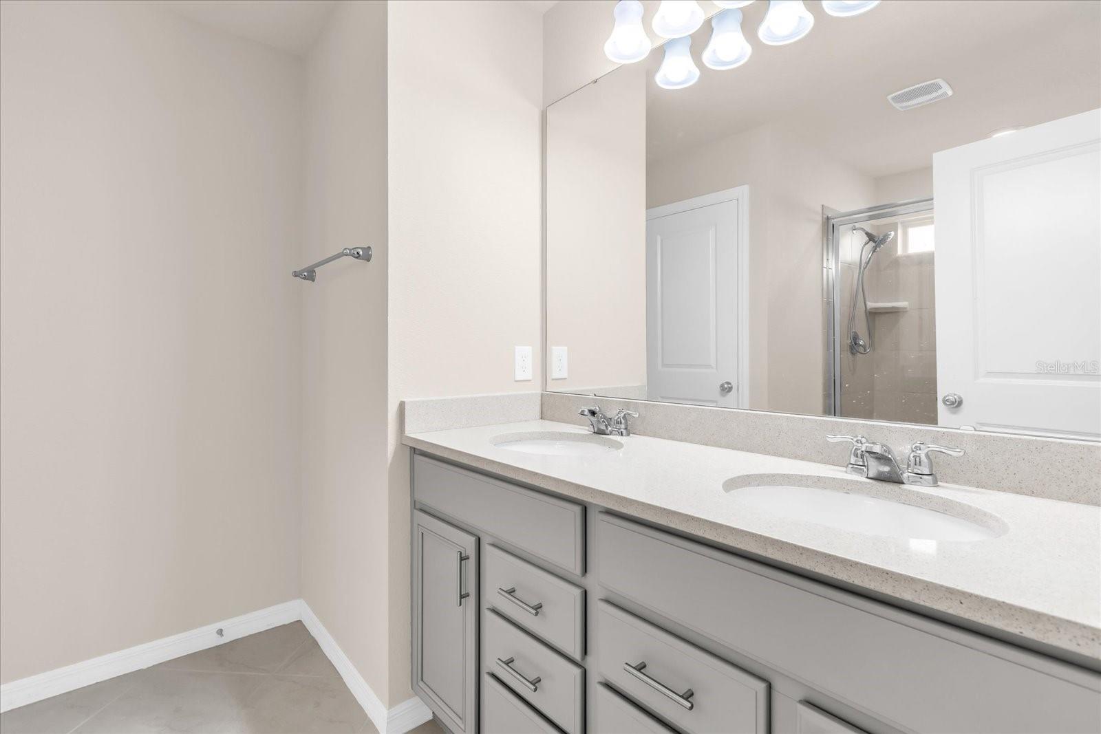 Image 21 of 34 For 5090 Caspian Street