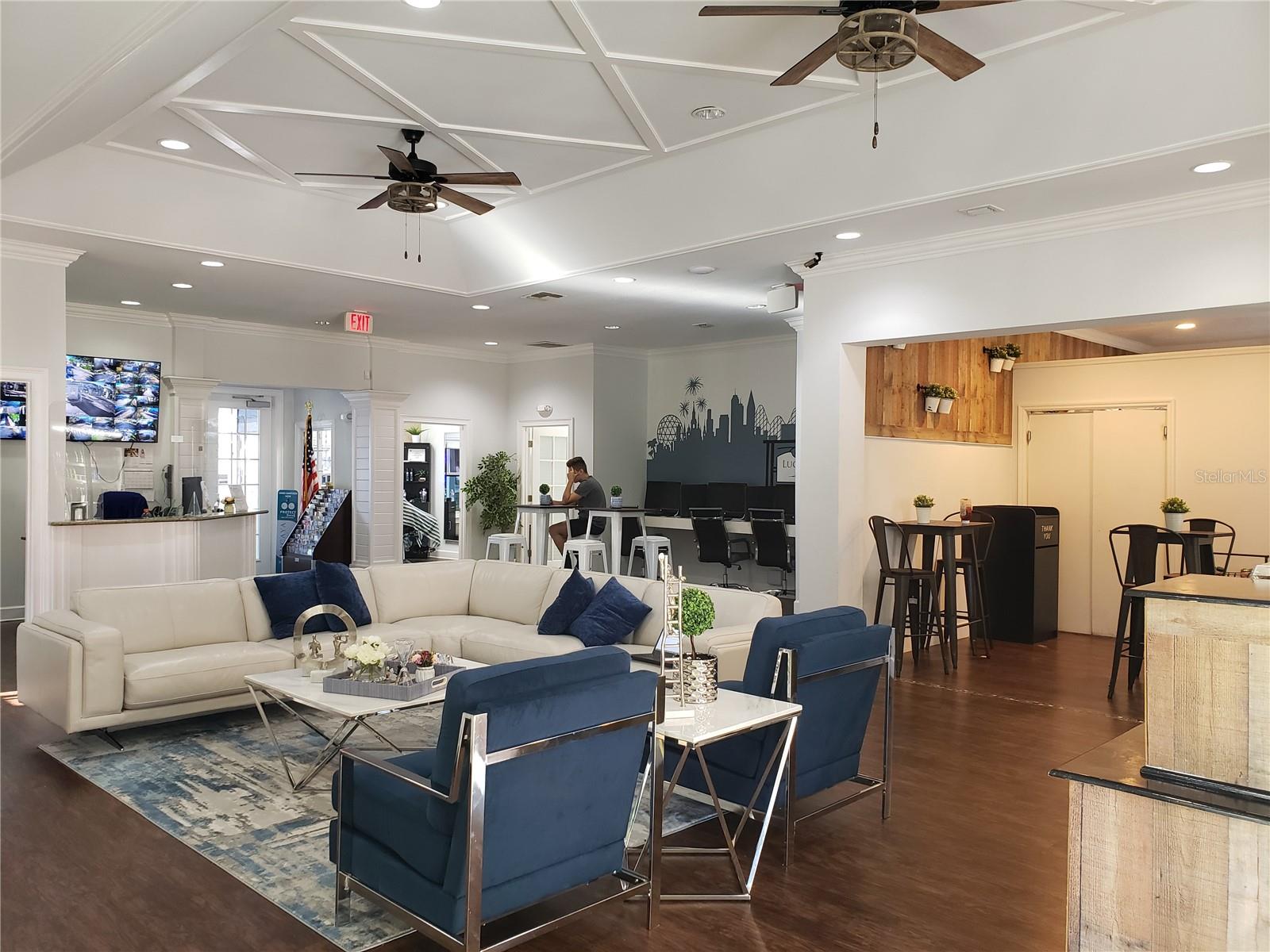 Image 23 of 31 For 5362 Diplomat Court 108