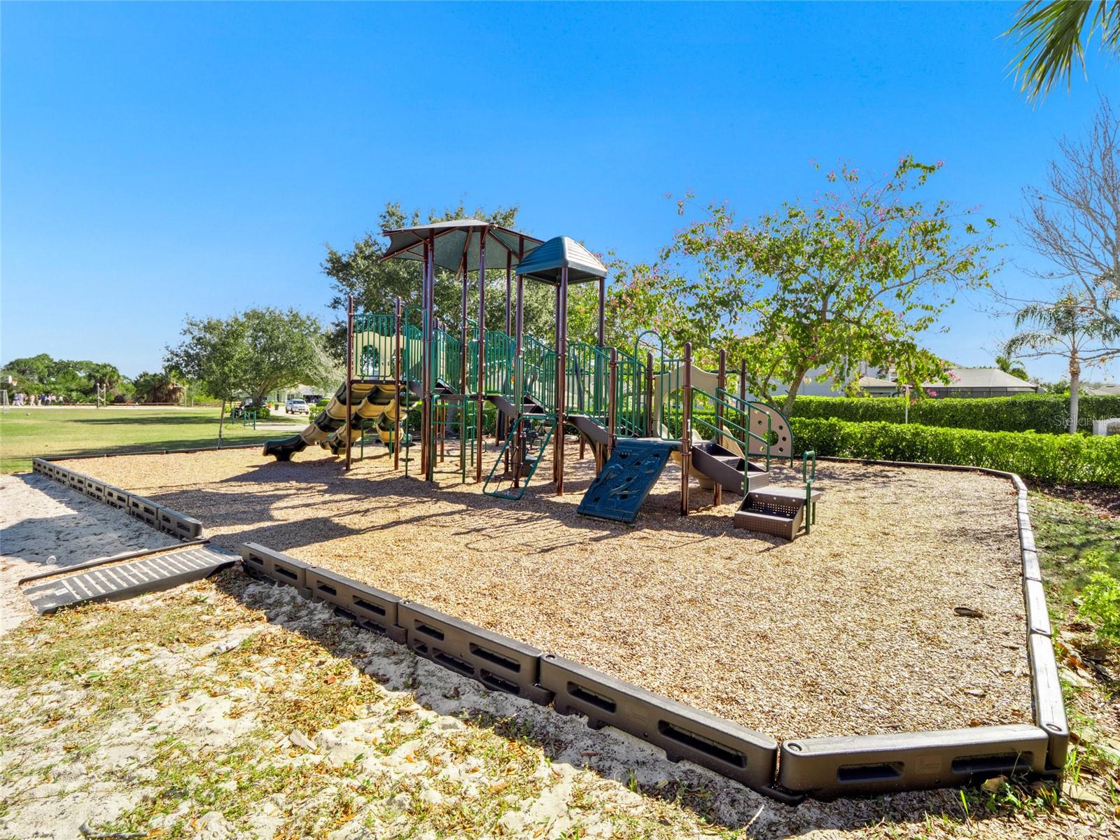 Image 35 of 100 For 1761 Kinsale Court