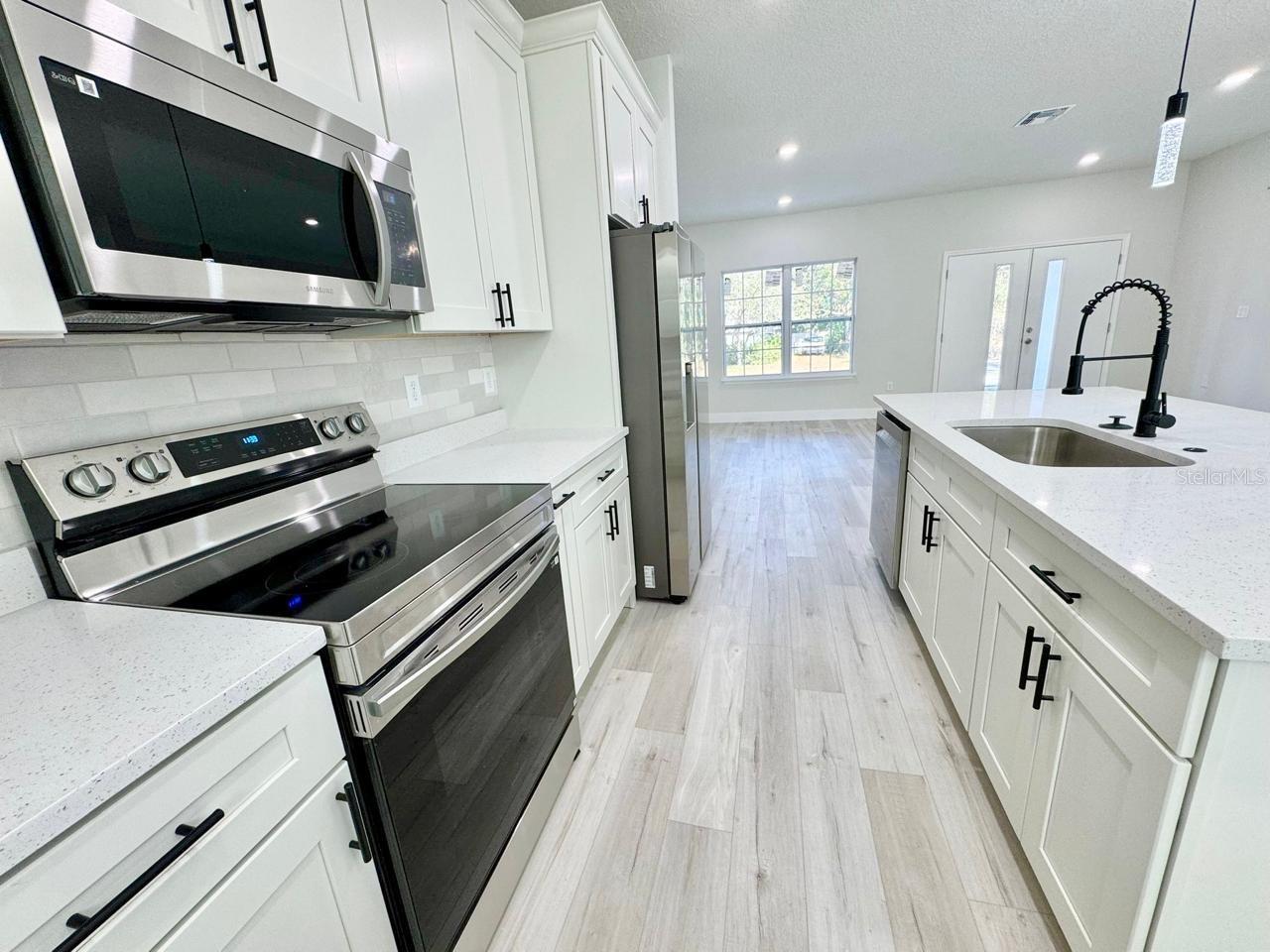 Image 11 of 19 For 8511 Golfview Drive