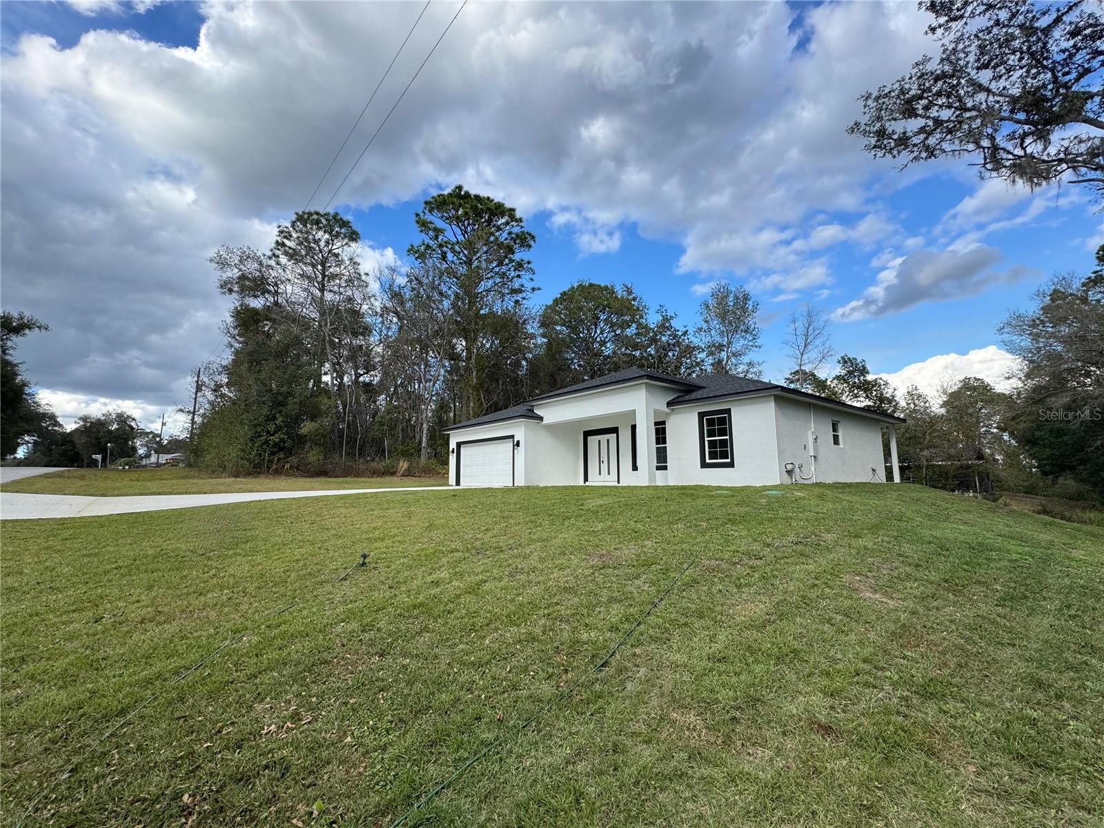 Image 4 of 19 For 8511 Golfview Drive