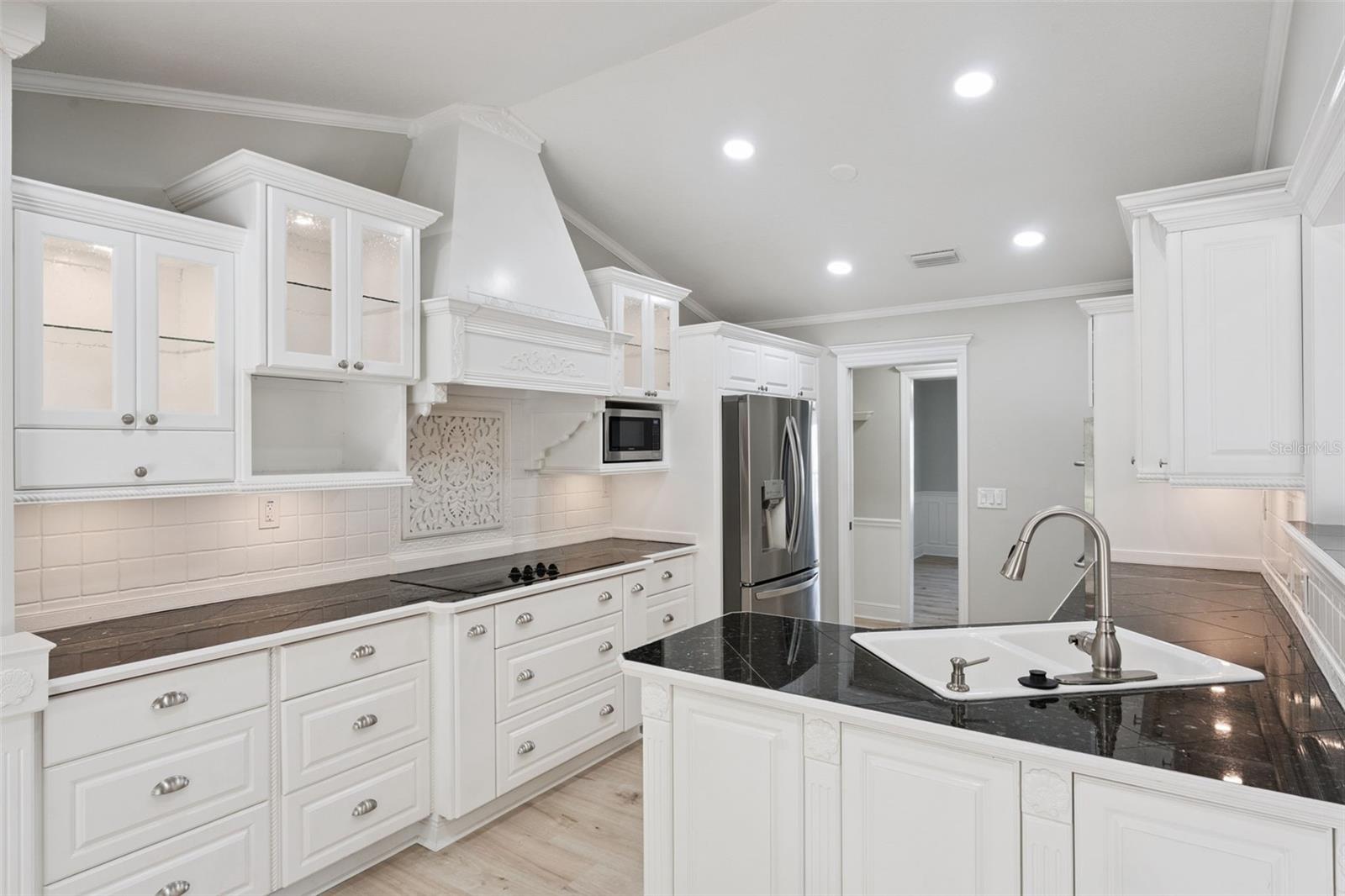 Image 14 of 48 For 305 Chase Court