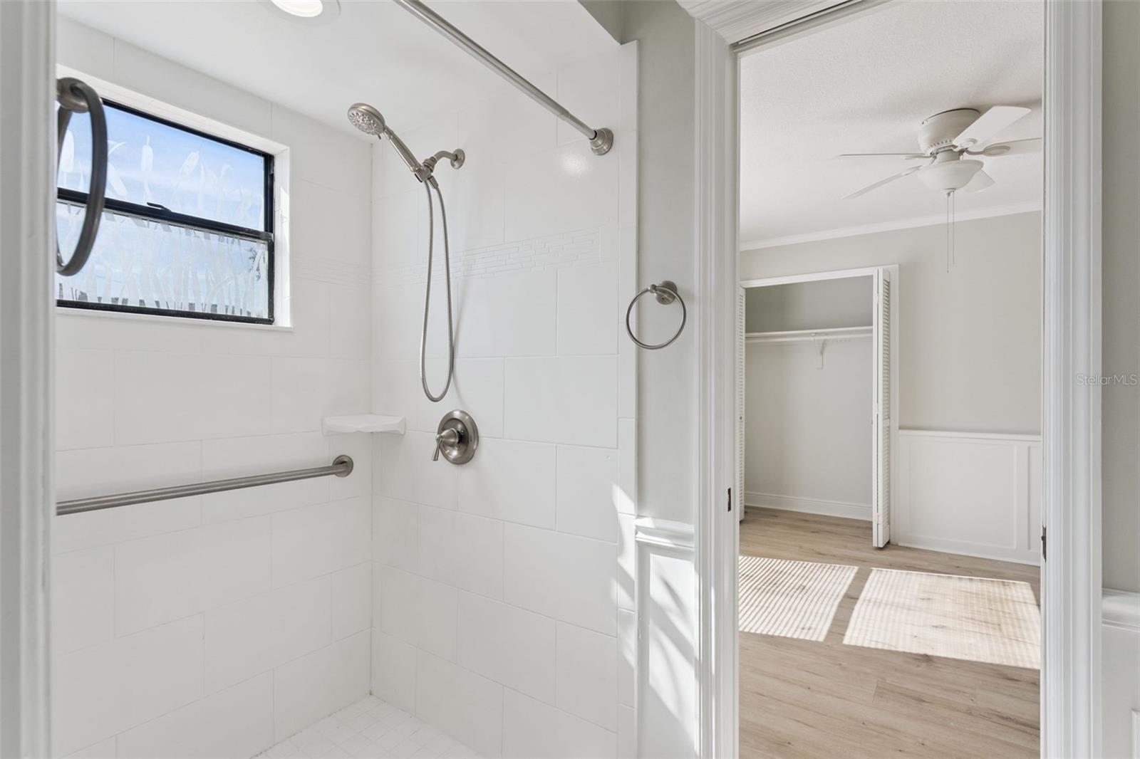 Image 20 of 48 For 305 Chase Court