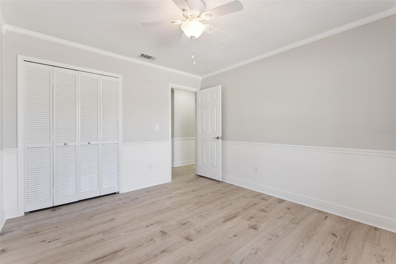 Image 21 of 48 For 305 Chase Court