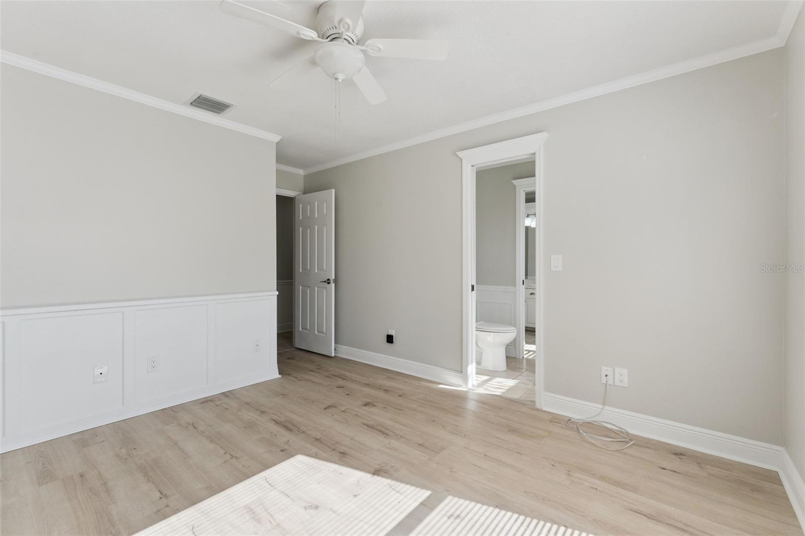 Image 24 of 48 For 305 Chase Court