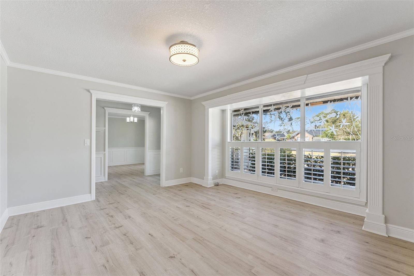 Image 4 of 48 For 305 Chase Court