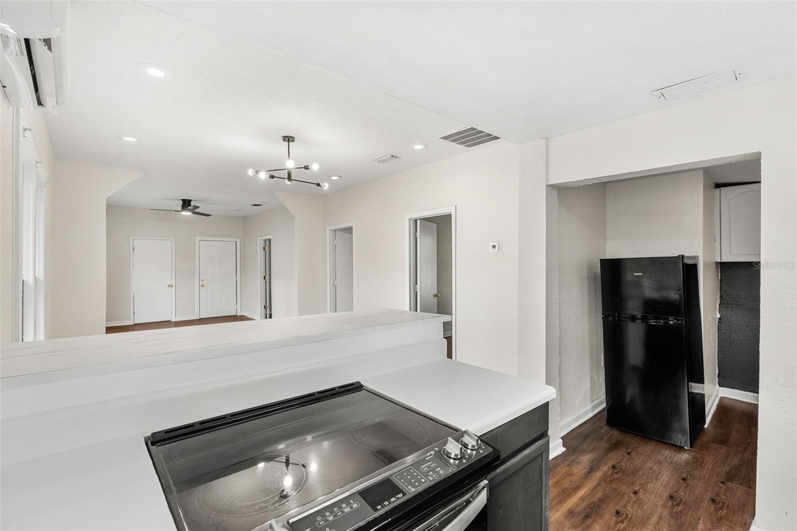 Image 11 of 36 For 201 Holly Avenue