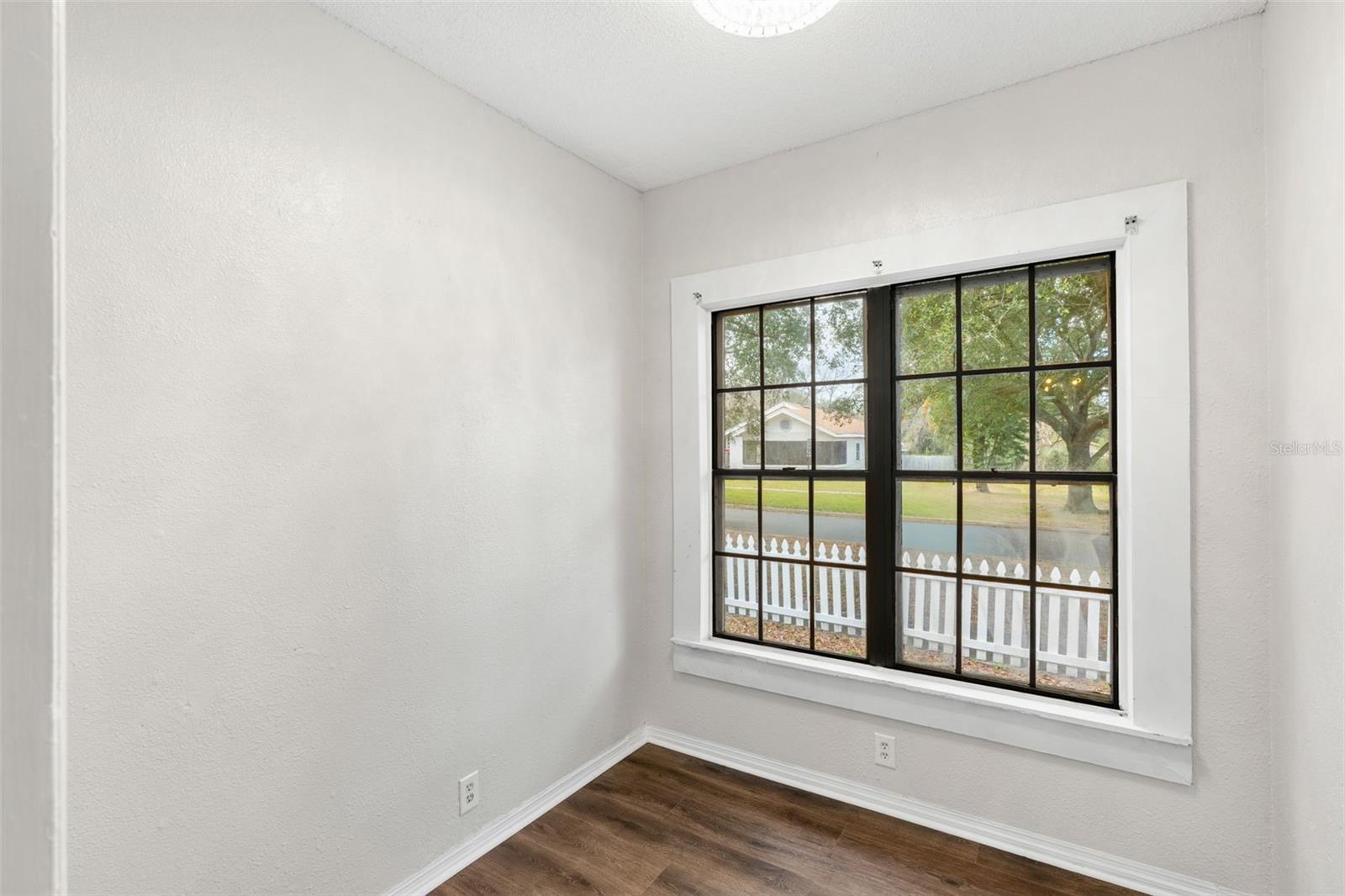 Image 25 of 36 For 201 Holly Avenue