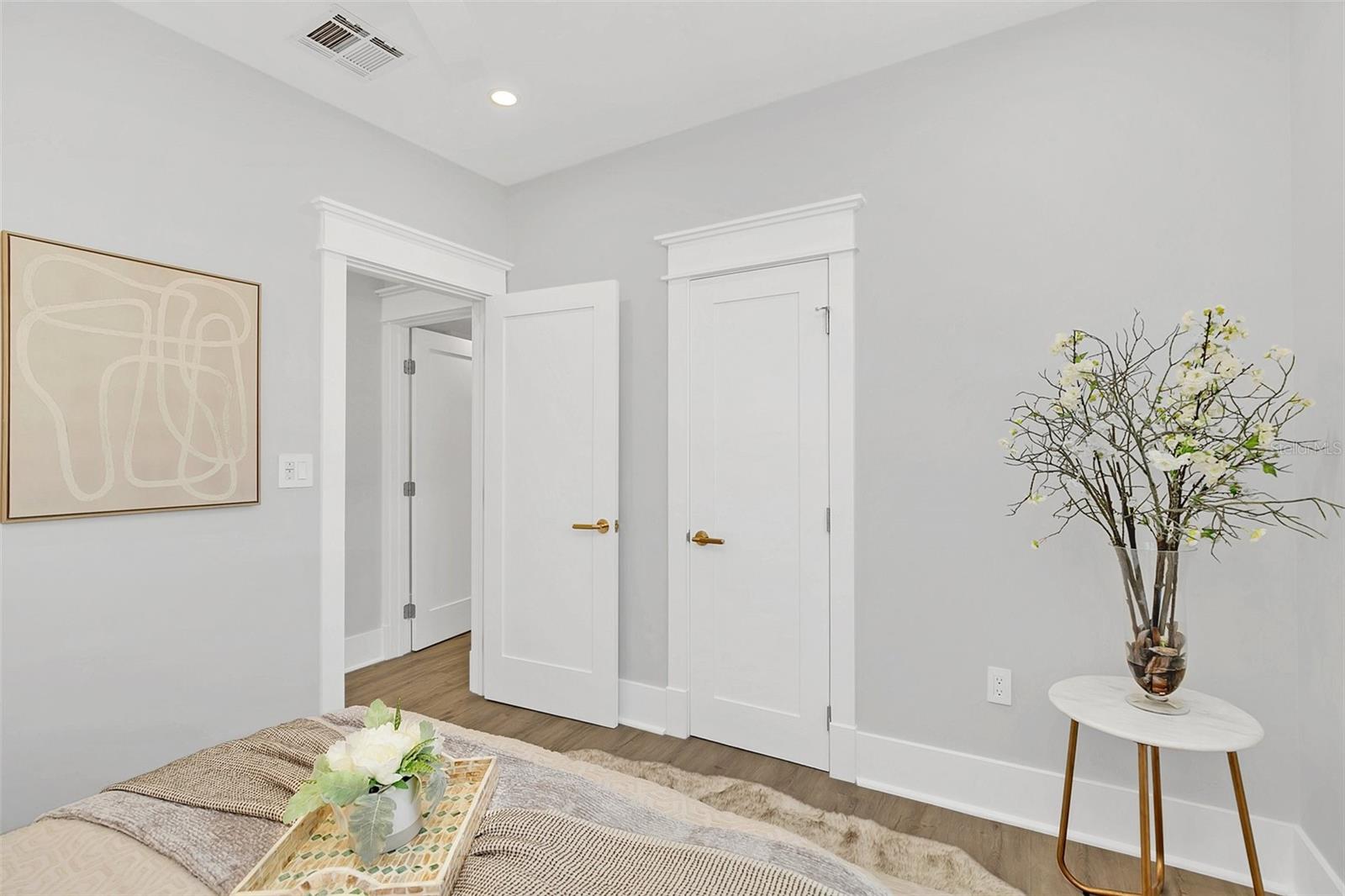 Image 18 of 31 For 413 Princeton Street