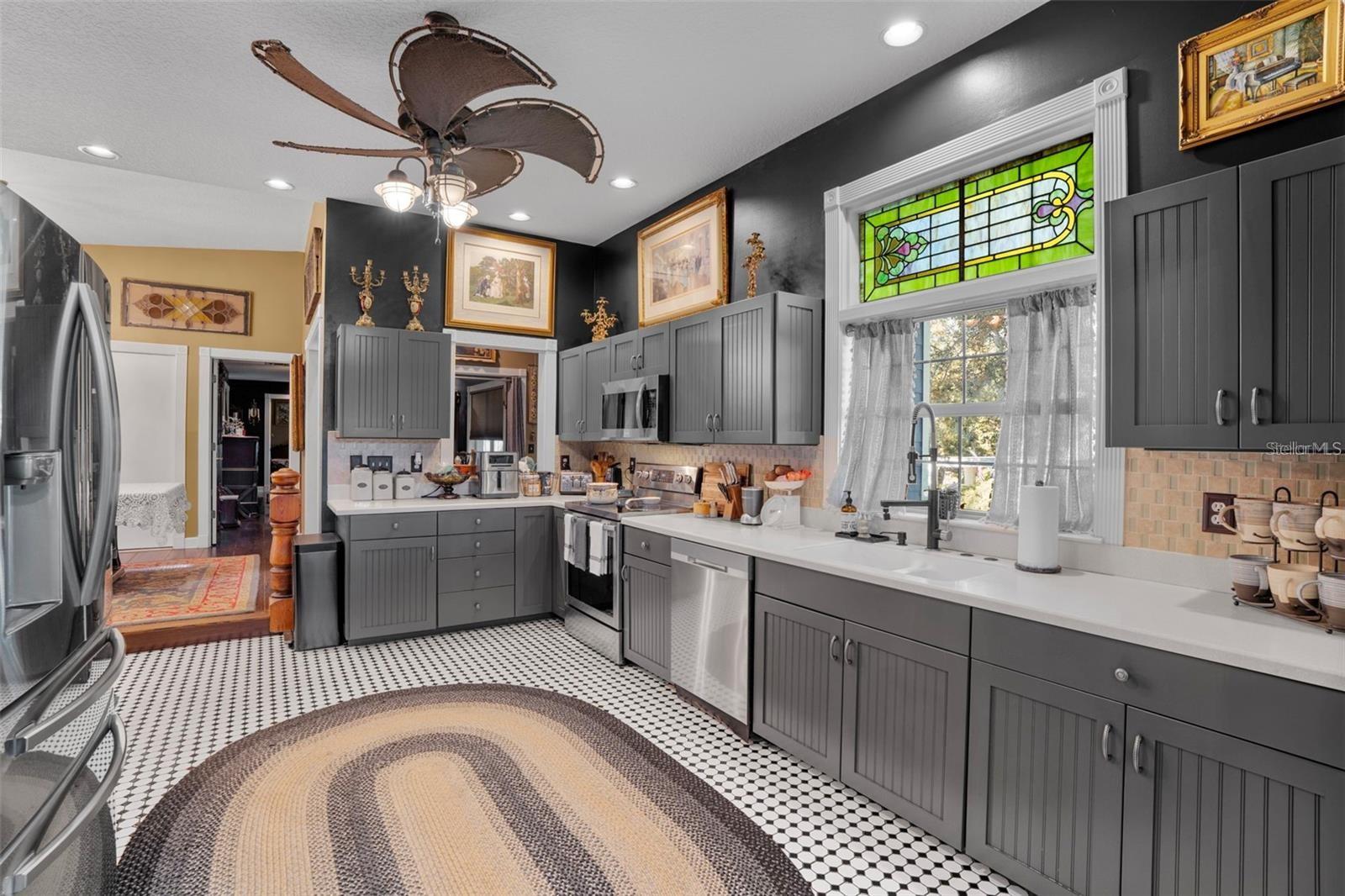 Image 10 of 57 For 126 Palmetto Avenue