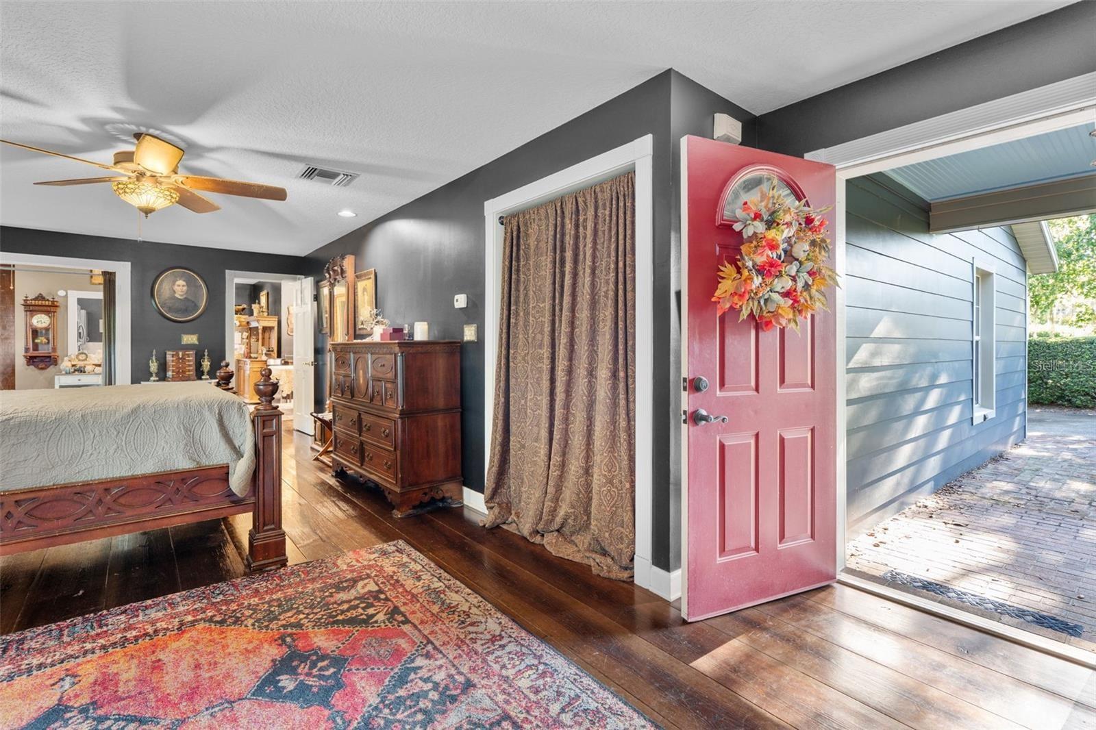 Image 22 of 57 For 126 Palmetto Avenue