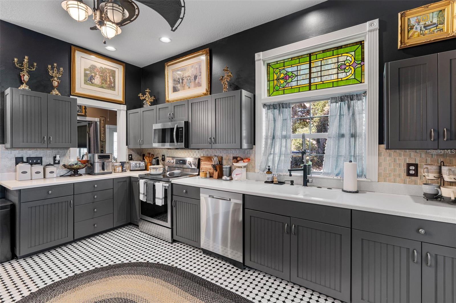 Image 8 of 57 For 126 Palmetto Avenue