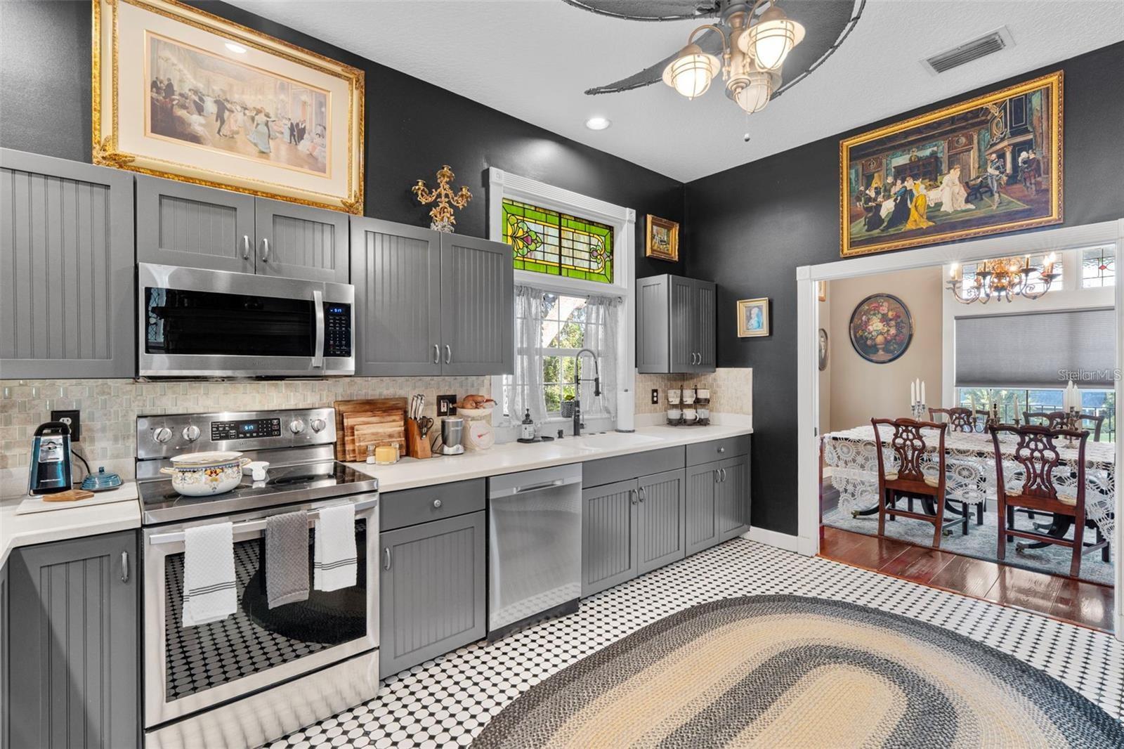 Image 9 of 57 For 126 Palmetto Avenue