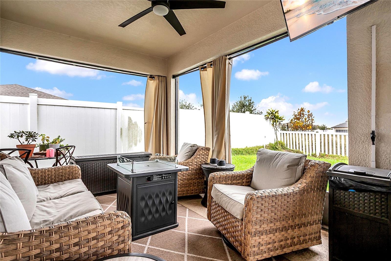 Image 20 of 38 For 906 Swaying Sawgrass Avenue