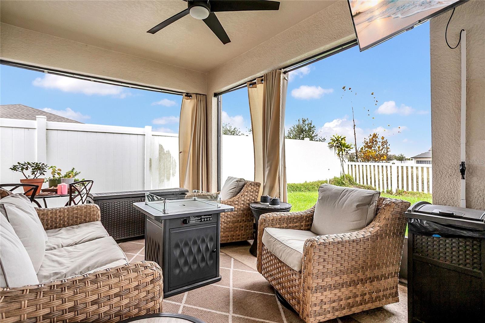 Image 21 of 38 For 906 Swaying Sawgrass Avenue