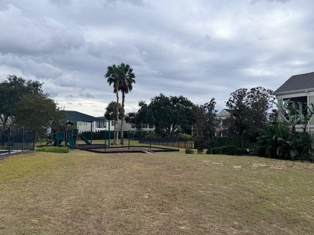 Image 7 of 22 For 1521 Euston Drive