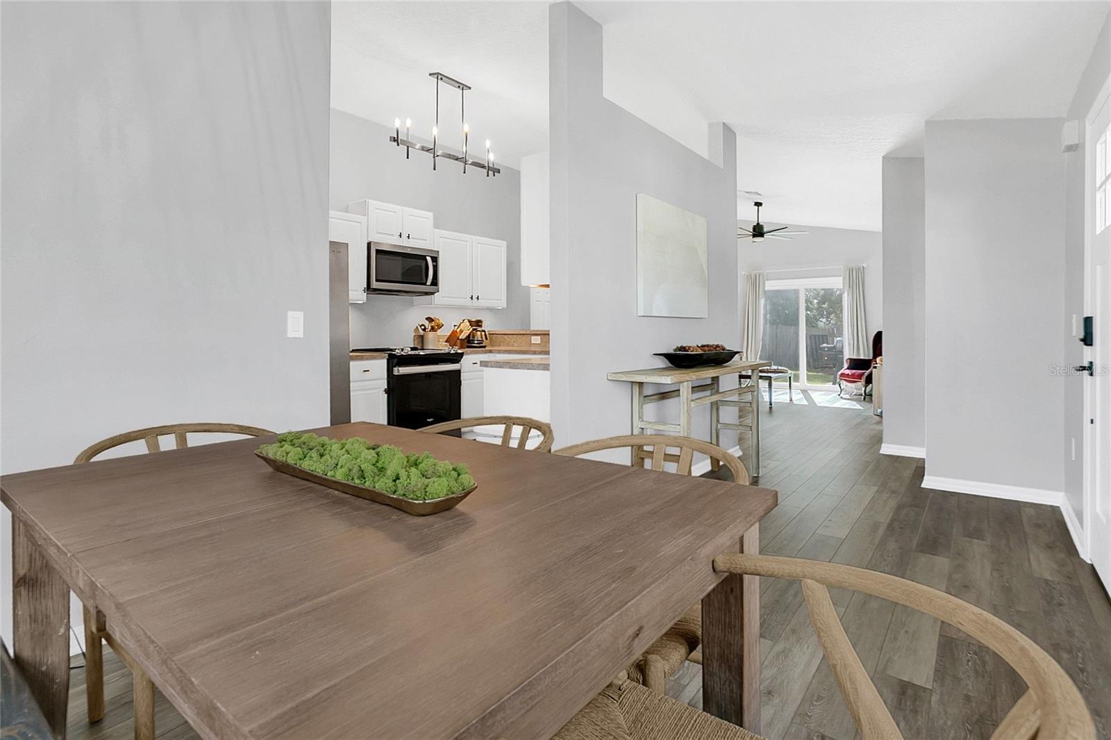 Image 13 of 31 For 1367 Willow Crest Dr