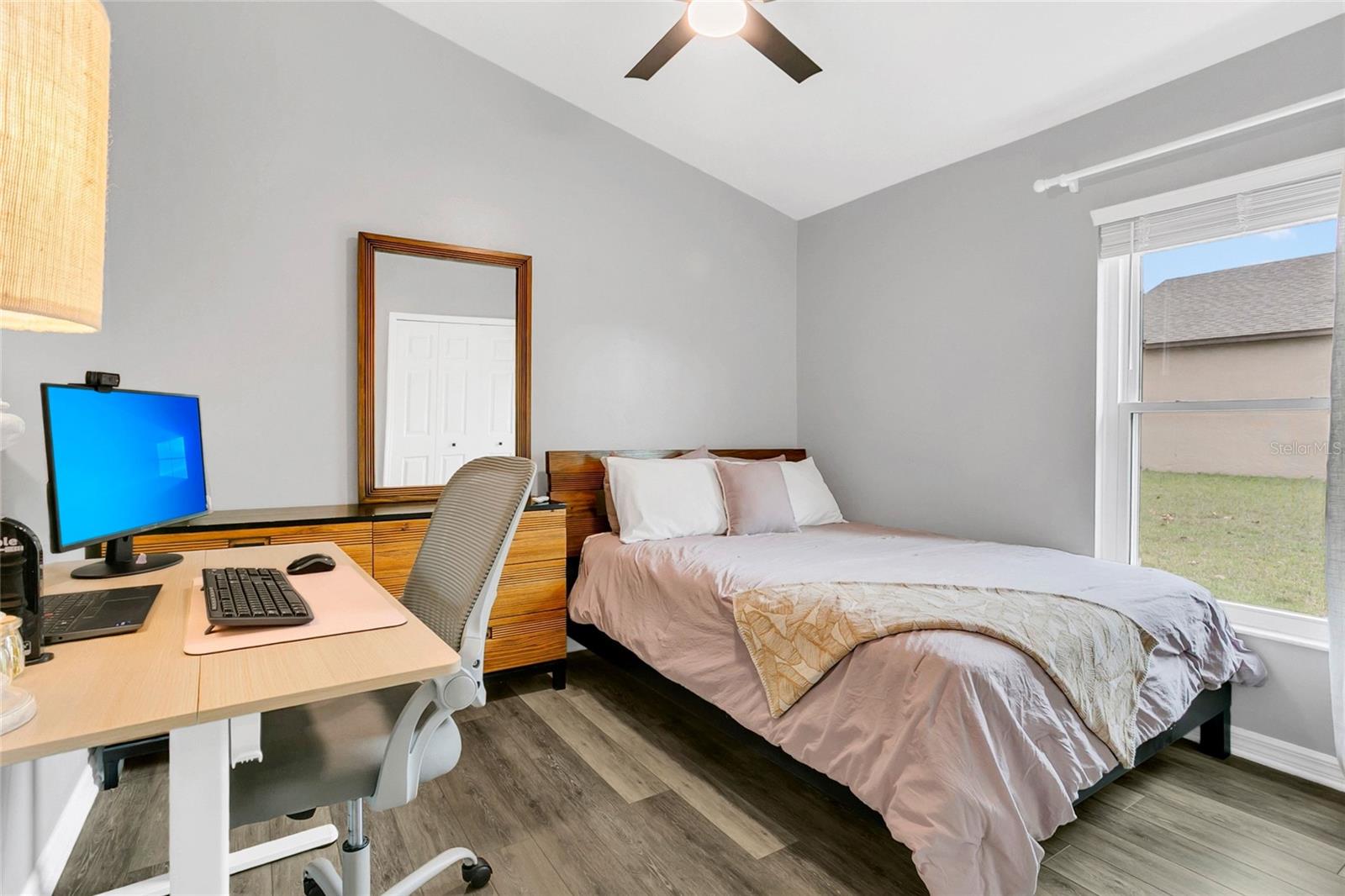 Image 14 of 31 For 1367 Willow Crest Dr