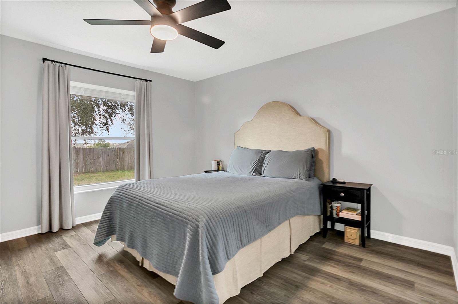 Image 17 of 31 For 1367 Willow Crest Dr