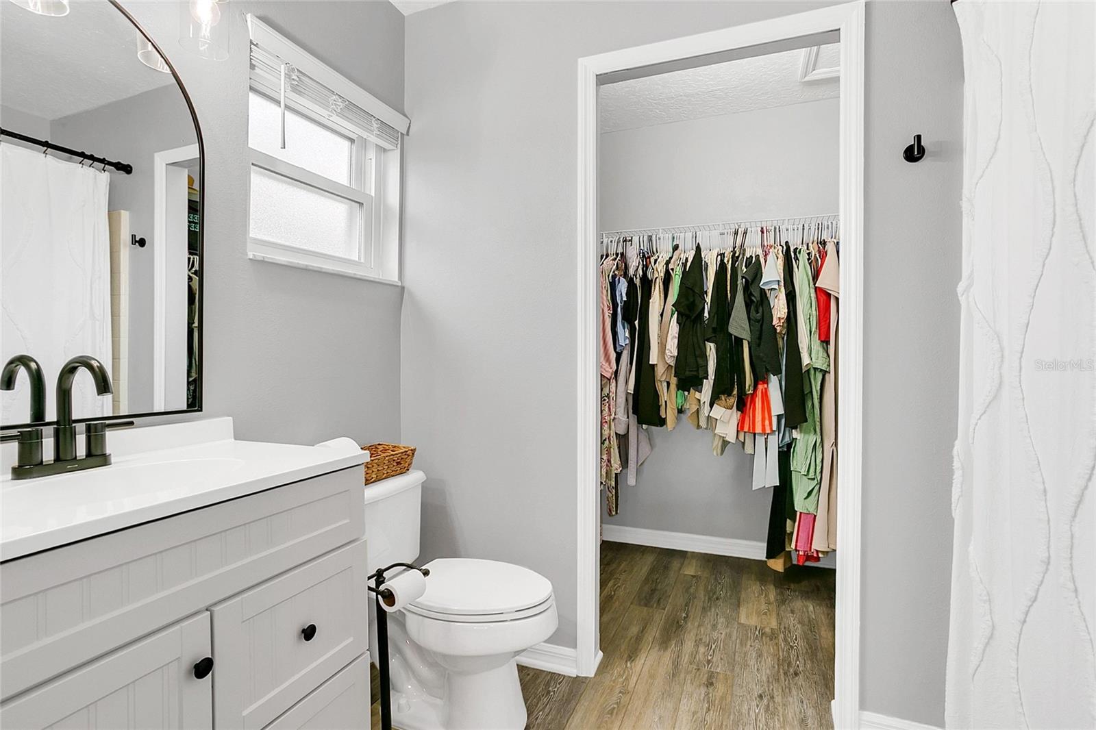 Image 19 of 31 For 1367 Willow Crest Dr