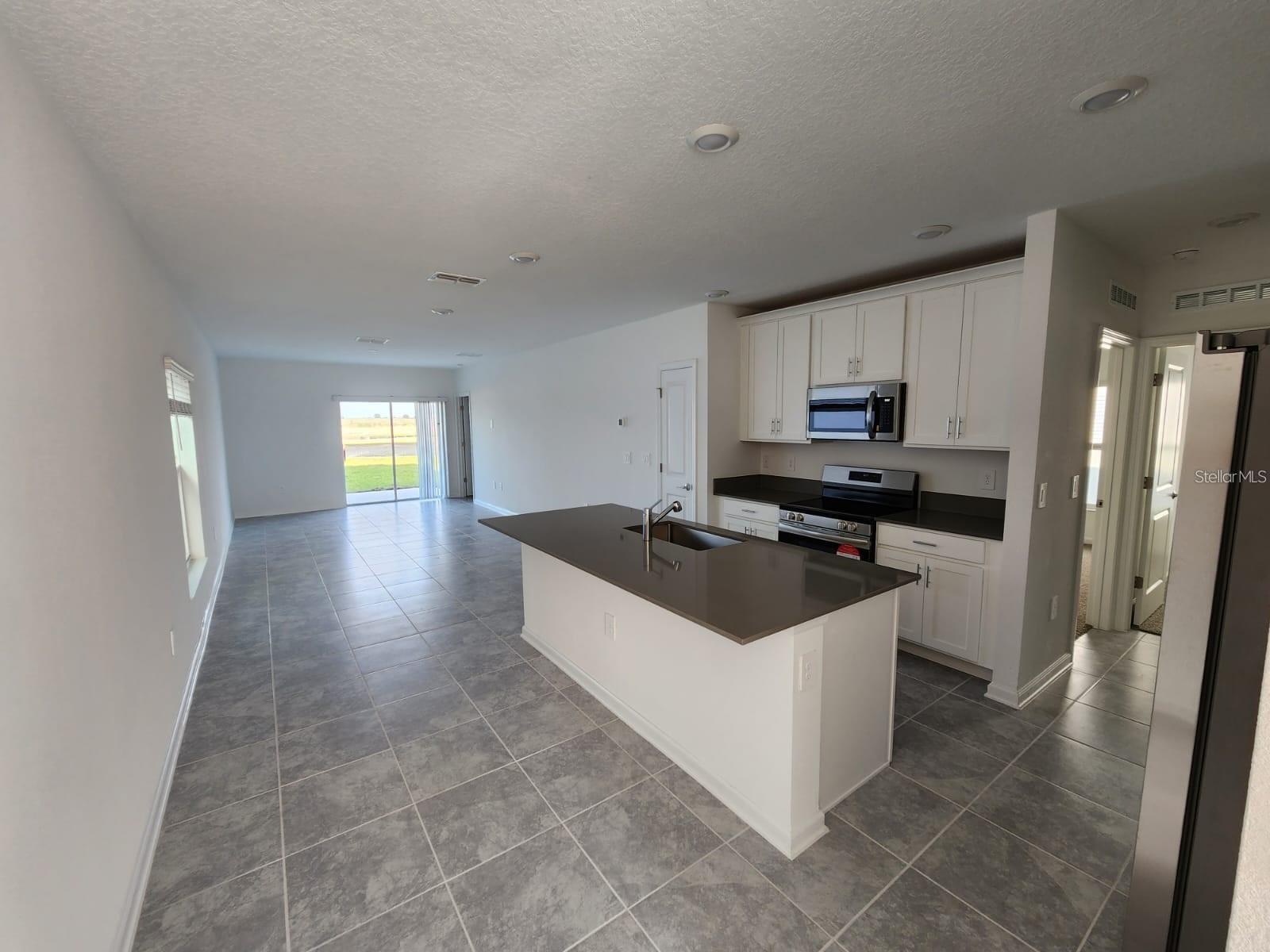 Image 4 of 30 For 2713 Runners Circle