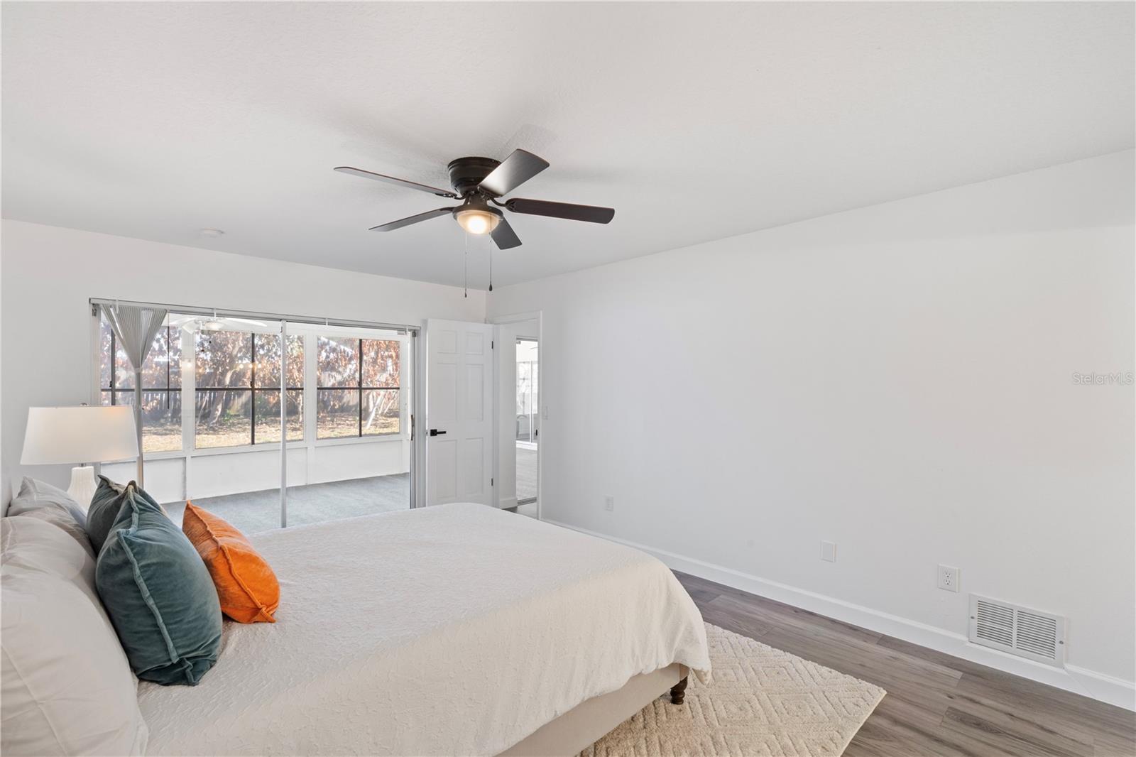 Image 17 of 32 For 5923 Stratton Lane