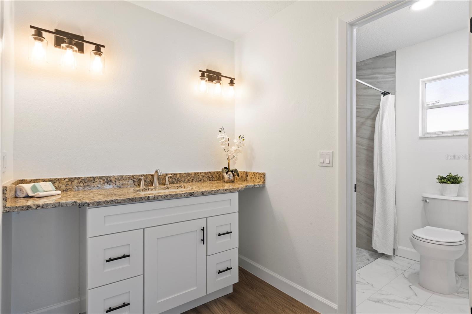 Image 20 of 32 For 5923 Stratton Lane