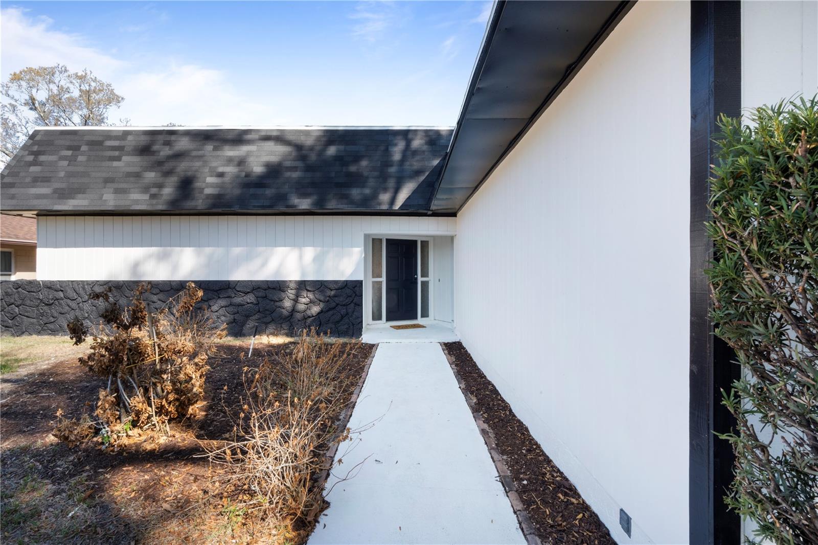 Image 4 of 32 For 5923 Stratton Lane