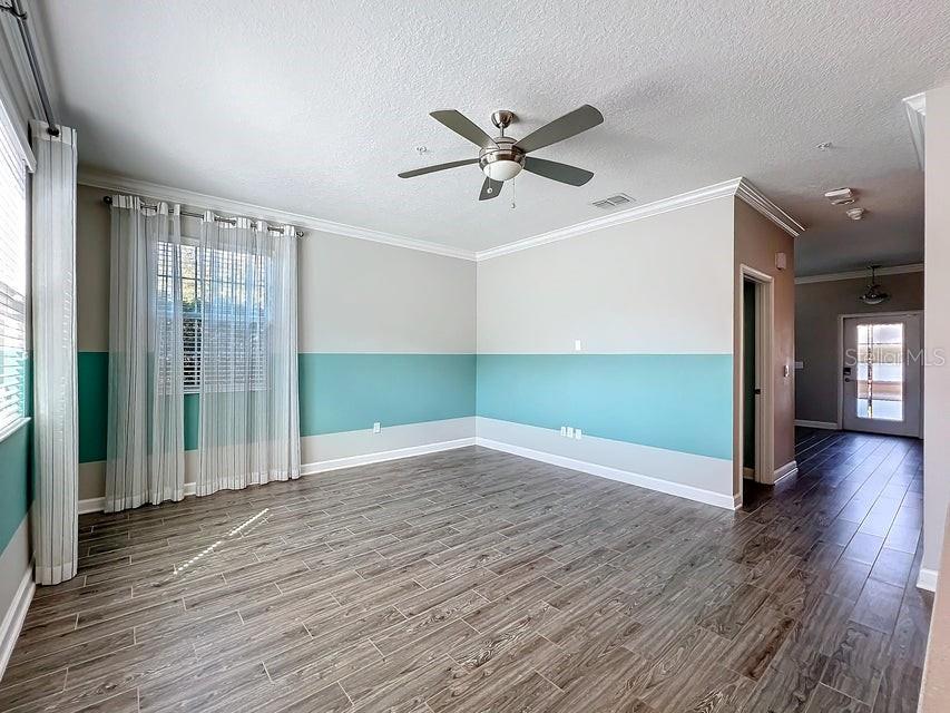 Image 26 of 76 For 11900 Sonnet Avenue