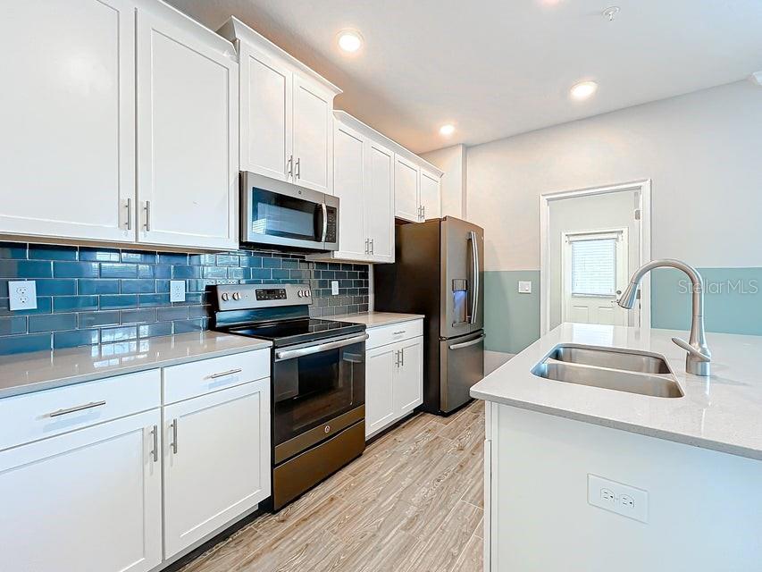 Image 36 of 76 For 11900 Sonnet Avenue