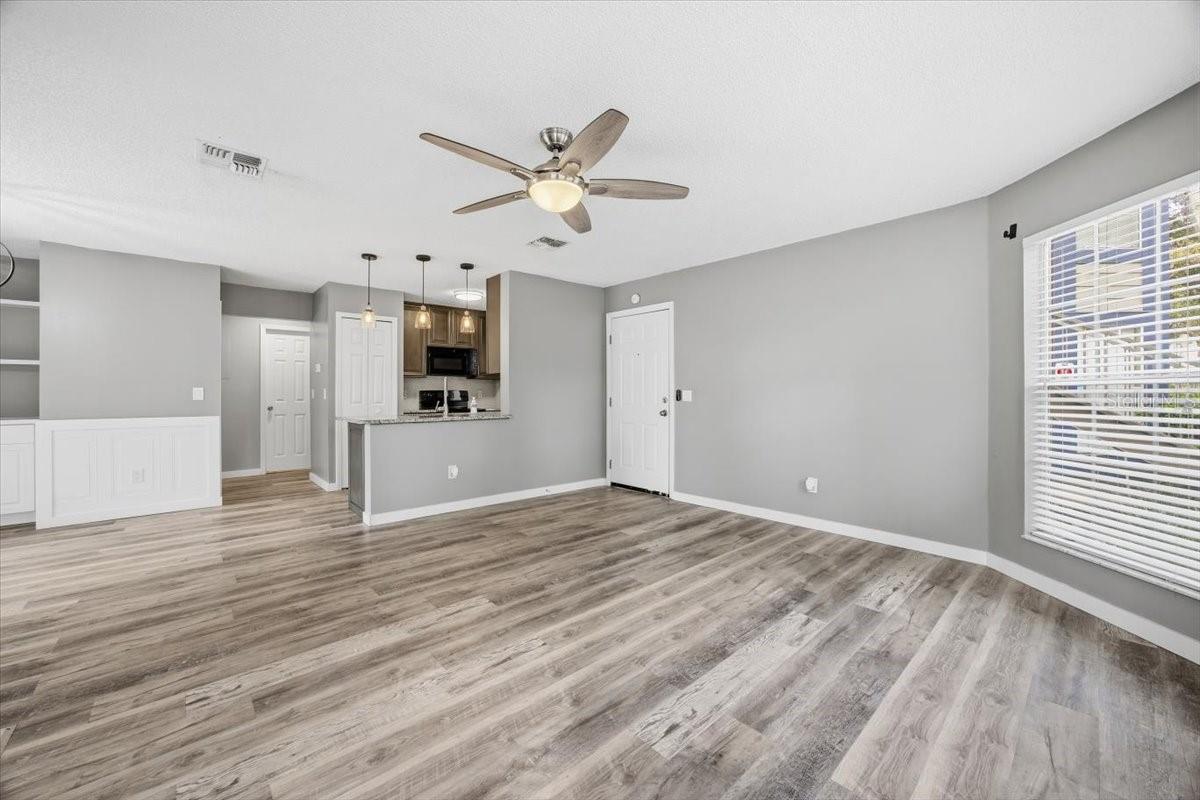 Image 5 of 22 For 943 Bakewell Court 103