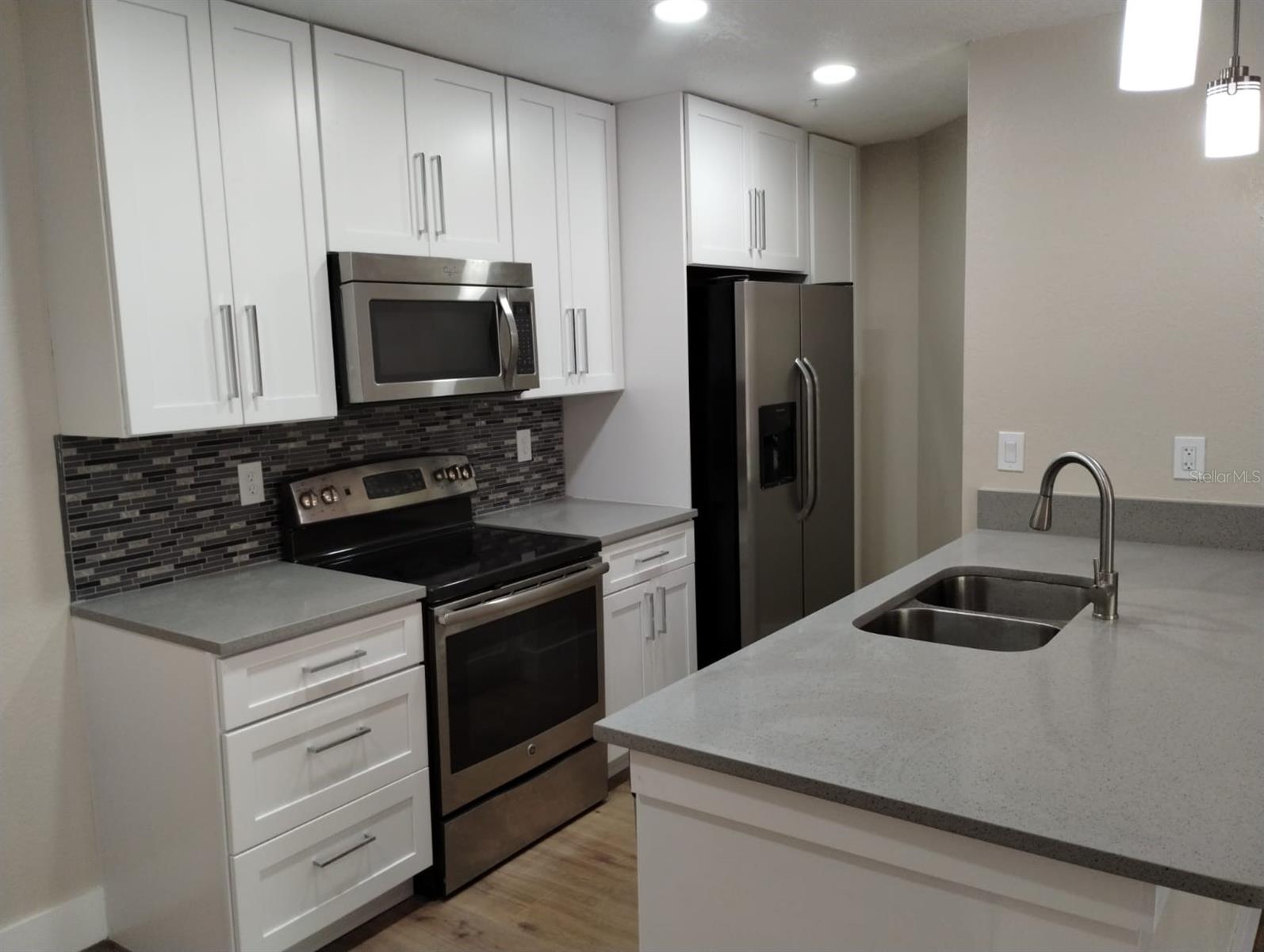 Image 13 of 21 For 623 Dory Lane 306