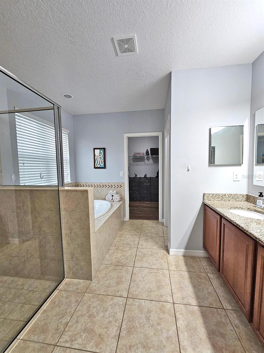 Image 13 of 35 For 934 Worcester Lane