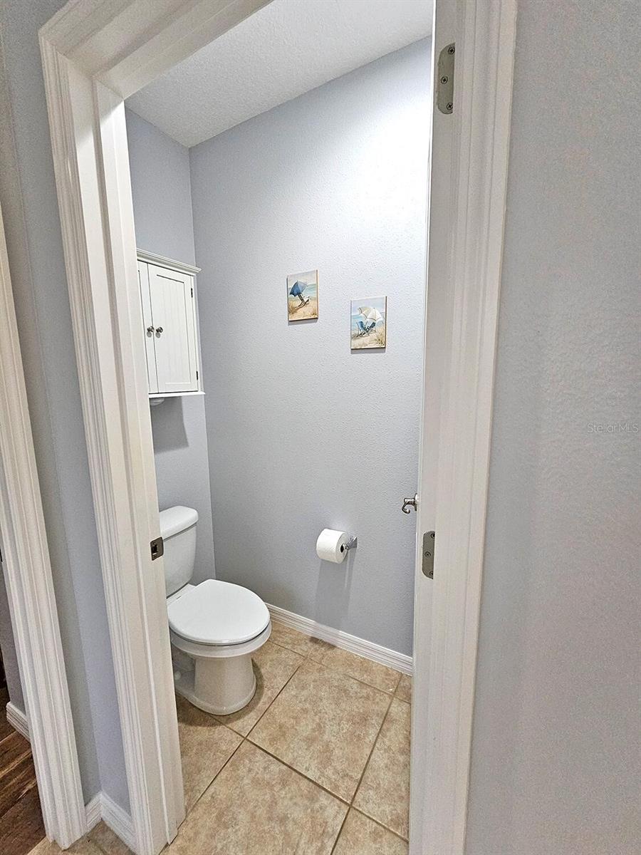 Image 16 of 35 For 934 Worcester Lane