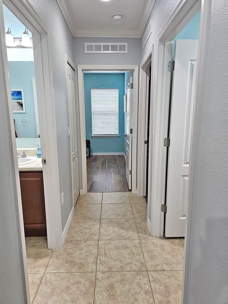 Image 18 of 35 For 934 Worcester Lane