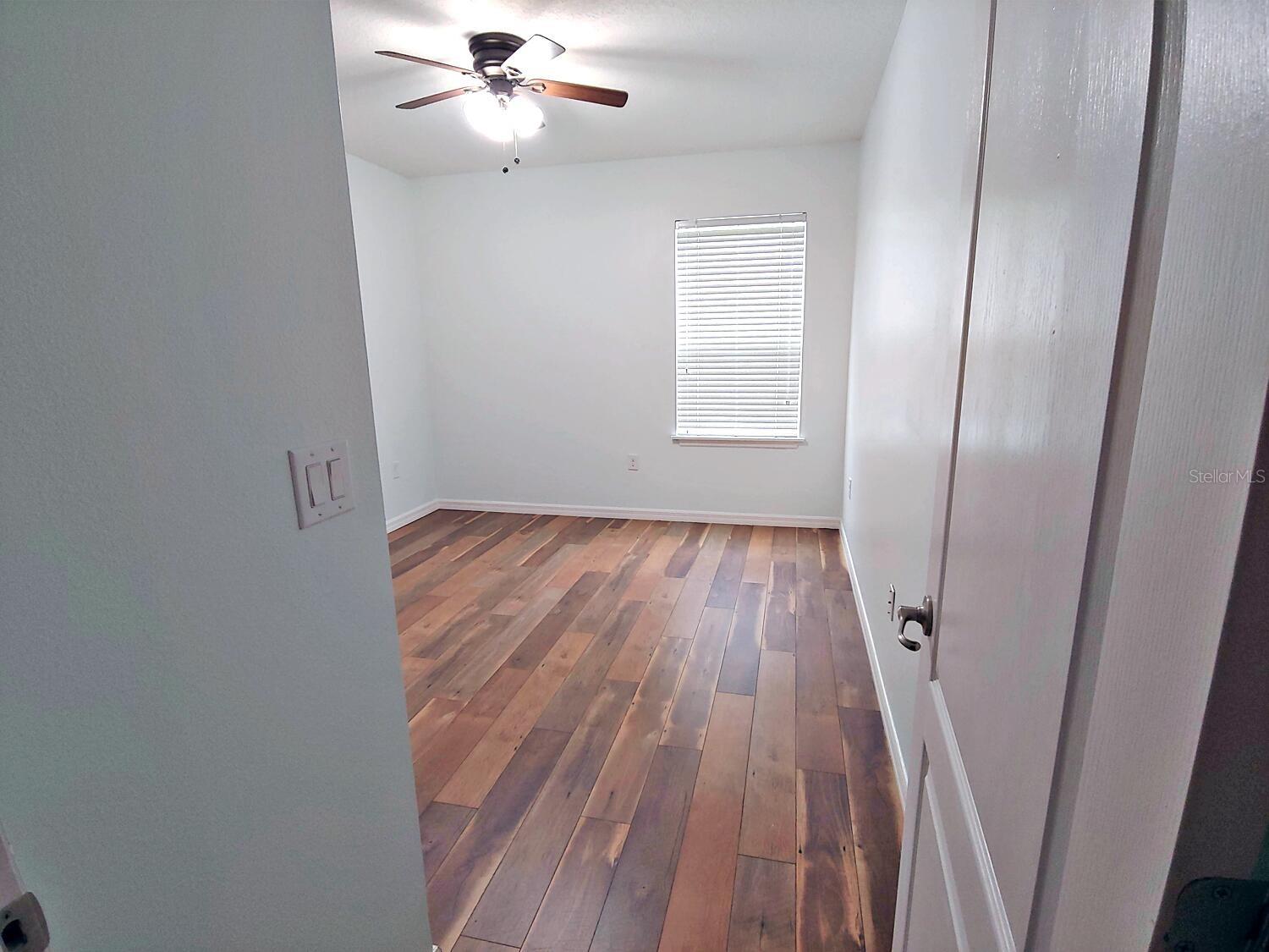 Image 26 of 35 For 934 Worcester Lane