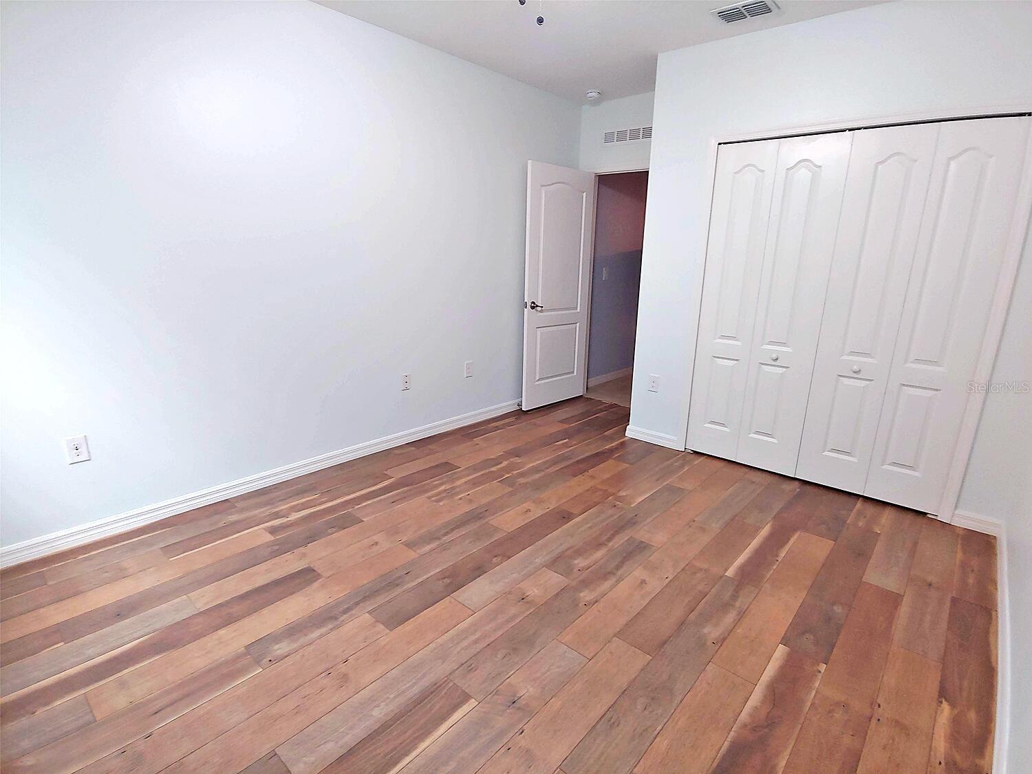 Image 27 of 35 For 934 Worcester Lane