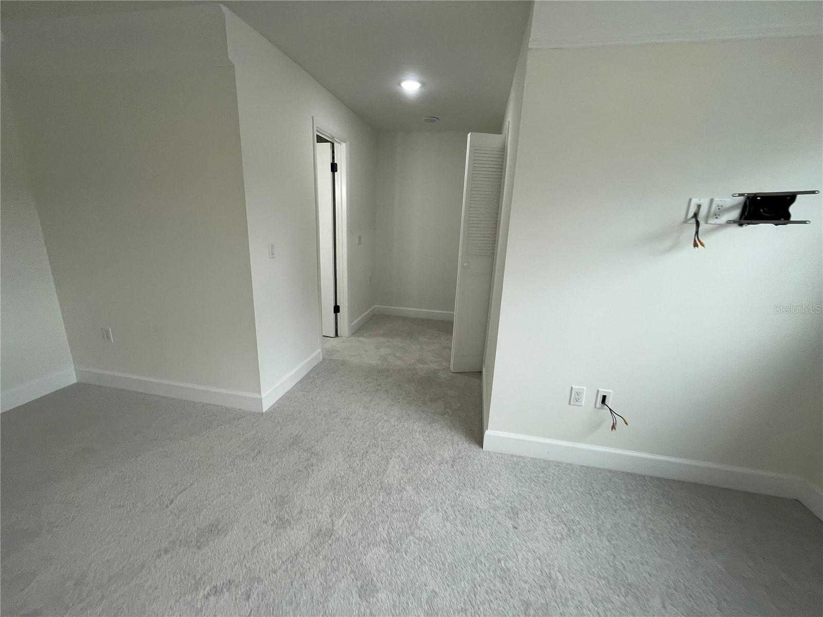 Image 19 of 54 For 517 Hickorywood Avenue