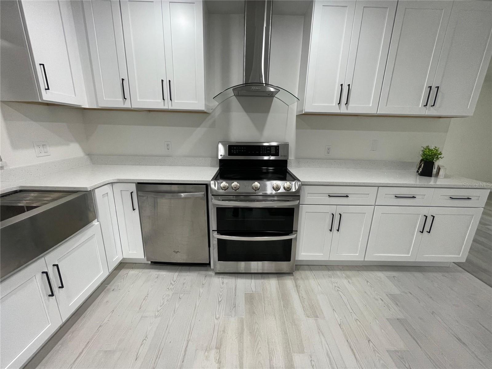 Image 2 of 54 For 517 Hickorywood Avenue