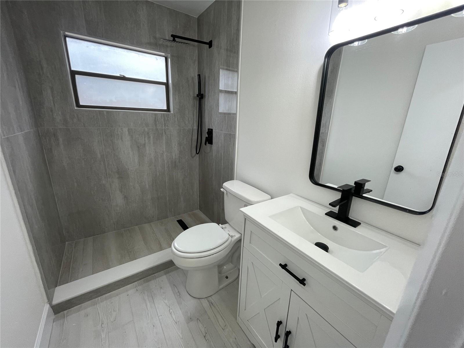 Image 3 of 54 For 517 Hickorywood Avenue