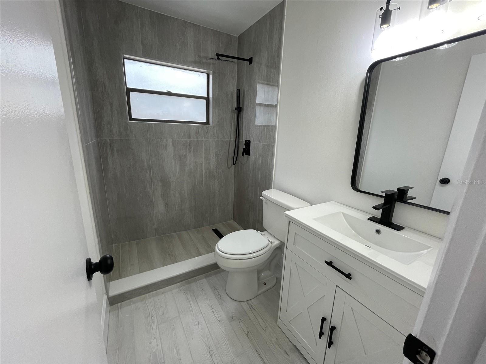 Image 33 of 54 For 517 Hickorywood Avenue