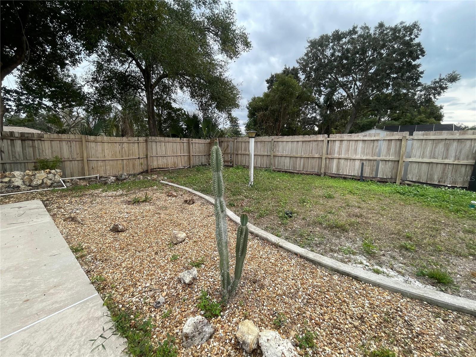 Image 40 of 54 For 517 Hickorywood Avenue