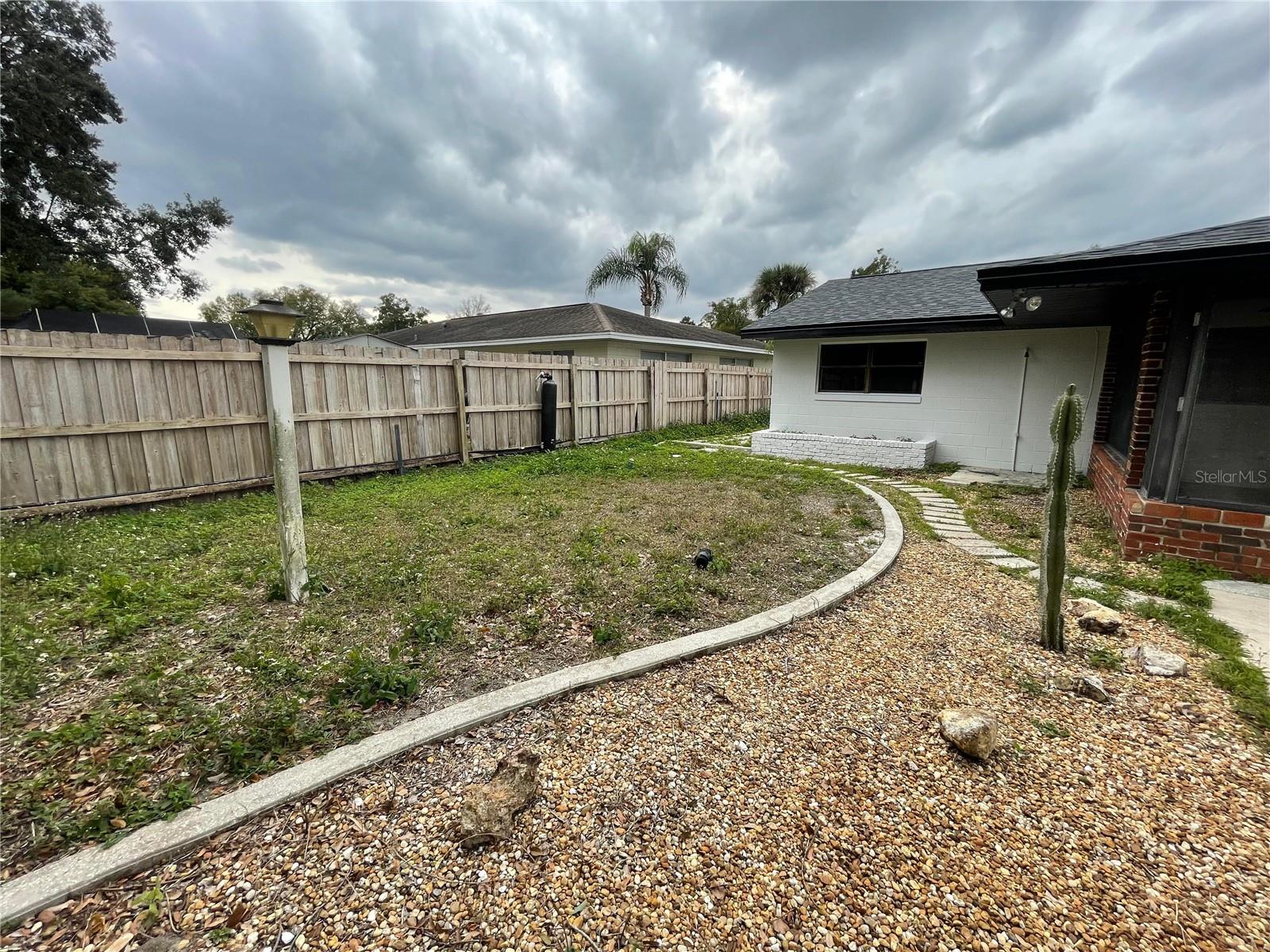 Image 41 of 54 For 517 Hickorywood Avenue