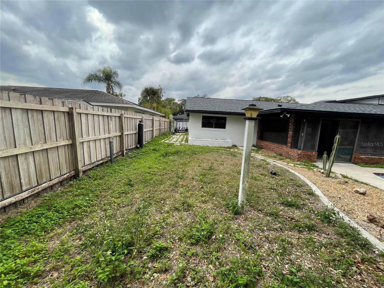 Image 42 of 54 For 517 Hickorywood Avenue