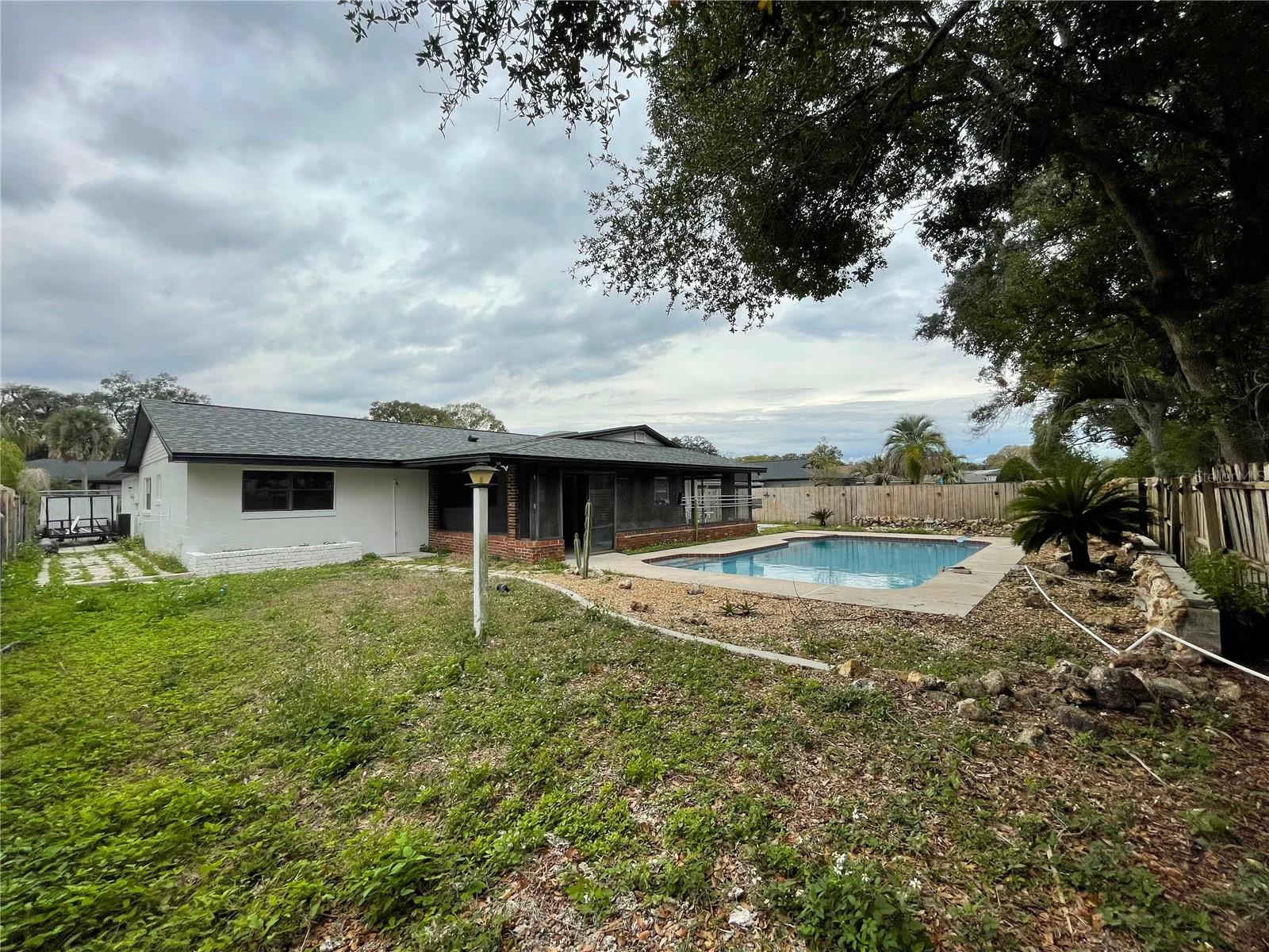 Image 43 of 54 For 517 Hickorywood Avenue