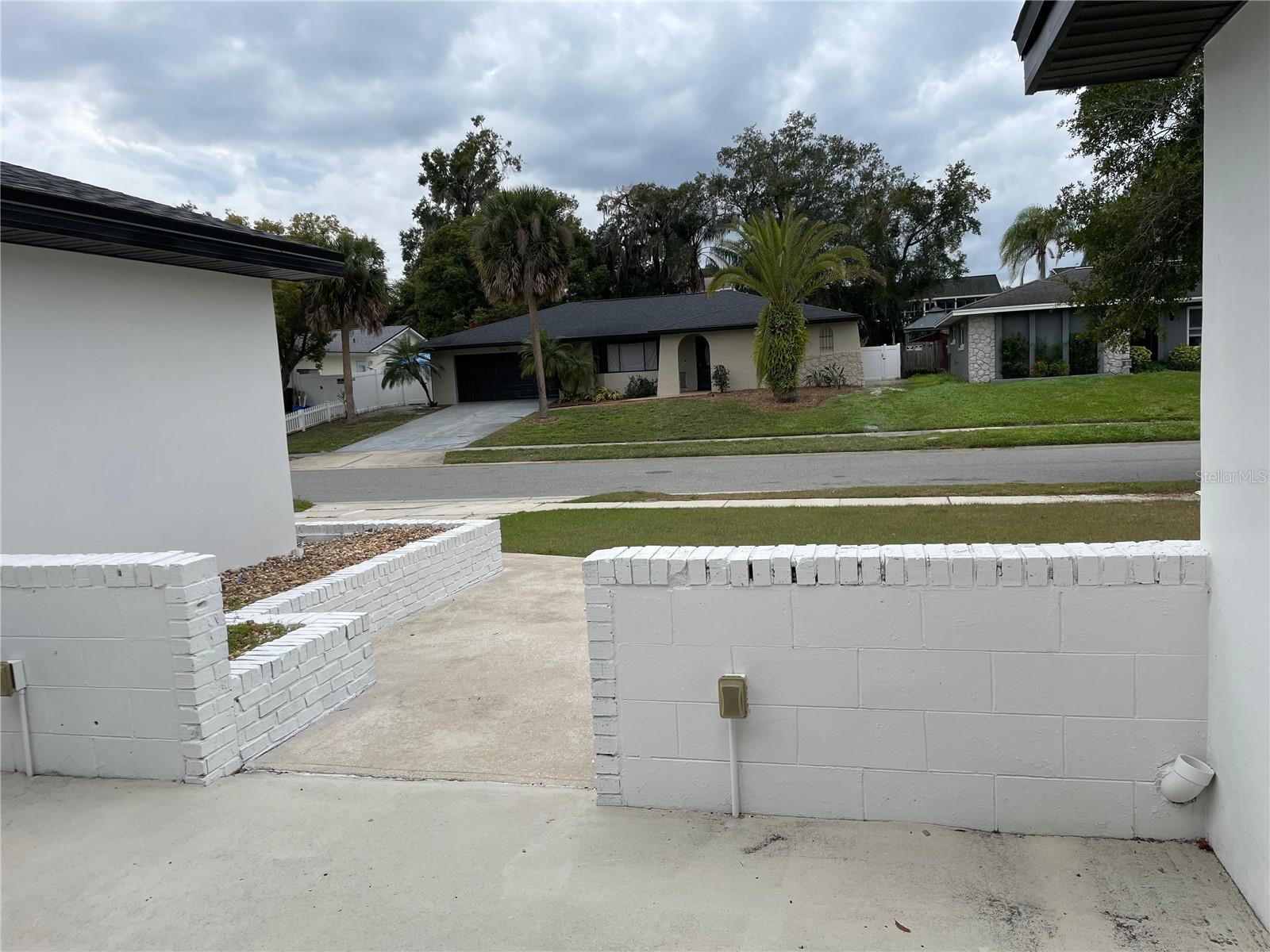 Image 9 of 54 For 517 Hickorywood Avenue