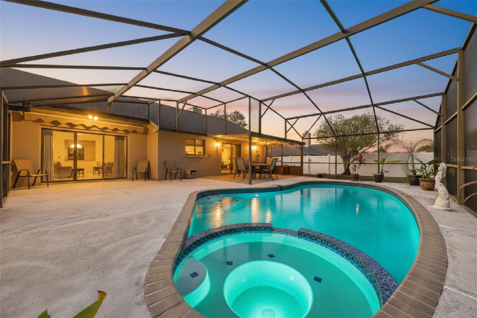 Image 26 of 53 For 7613 Colebrook Drive